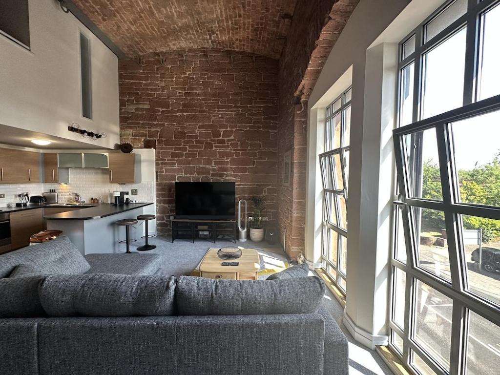 The Engine House At Dixons Chimney Near Carlisle Castle Unique Historic Apartment With 65 Inch Sky Glass And Private Parking Экстерьер фото